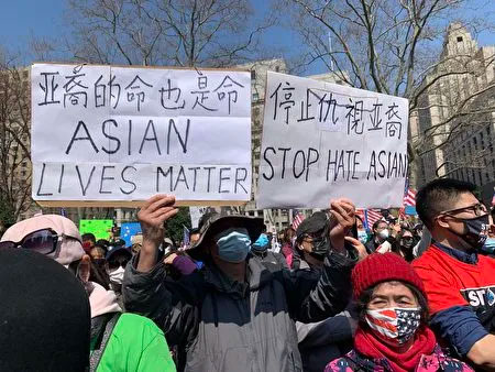华人小哥遭抢劫,华人小哥以一敌三,华人亚裔自我防卫,华人小哥反杀劫匪,华人反暴力,华裔老奶奶遭重拳袭击,北美华人群体反歧视,海外遇难指南,华人夫妇以一敌五,华人餐馆老板暴揍劫匪,留学生击毙歹徒